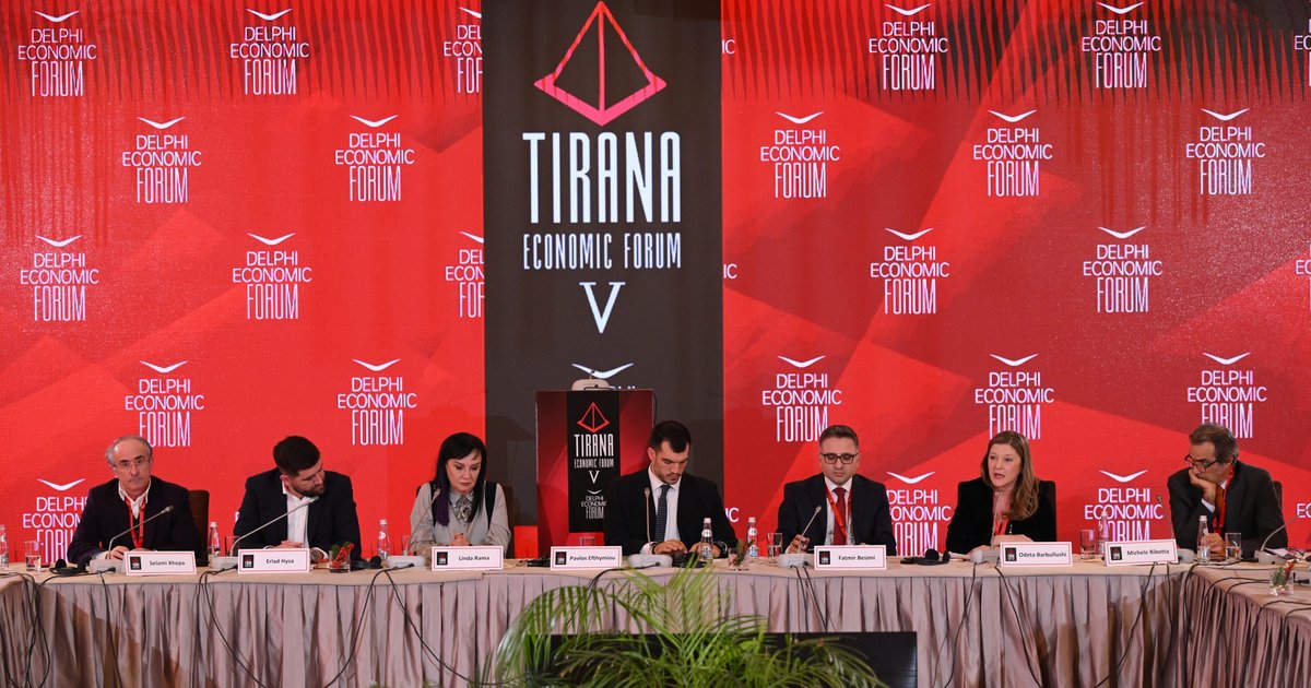 Forum des diplômés des universités saoudiennes à Tirana