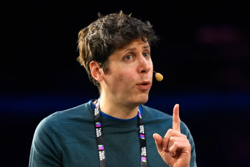 أوبن أيه آي تدخل سوق الهواتف الذكية بشراكات استراتيجية