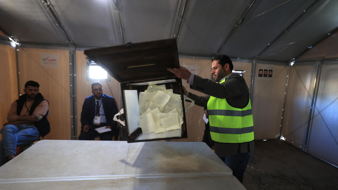 انتخابات بلدية فلسطينية: نتائج مثيرة في غزة والضفة