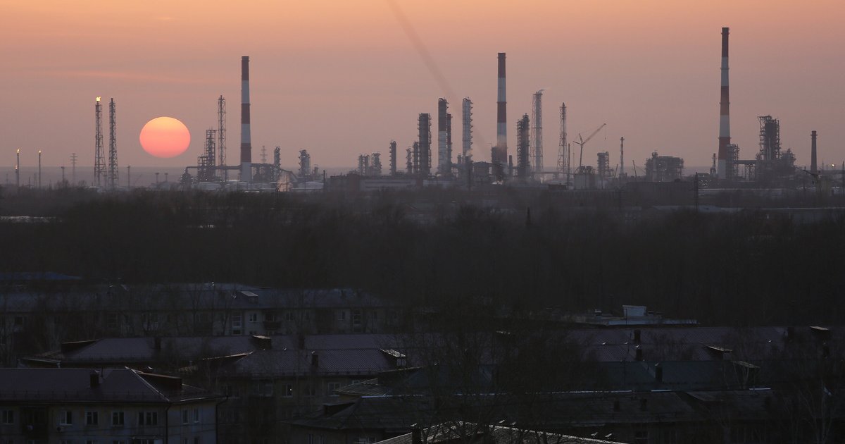 توقعات انخفاض مخزونات النفط العالمية