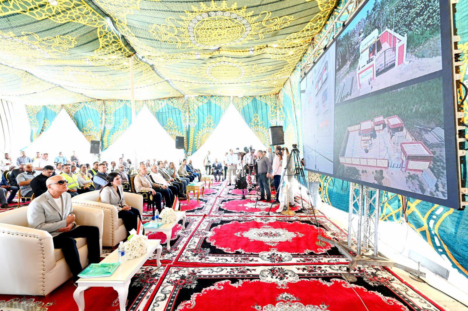 متابعة مشروعات مياه الشرب والصرف الصحي في الأقصر