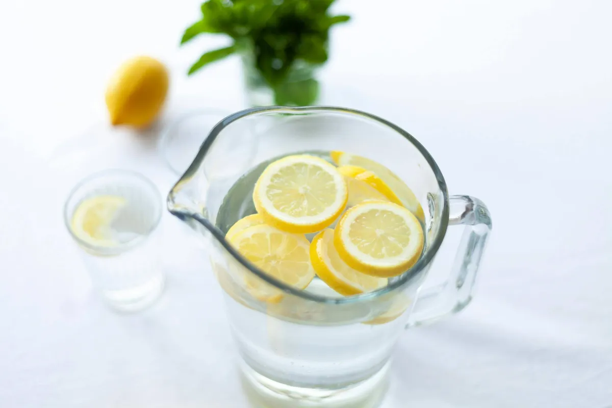 طرق بسيطة لتحسين فوائد الماء