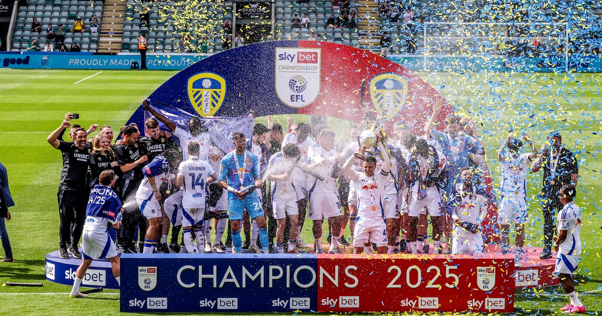 لاعب ليدز يوناتيد يتحول إلى الملاكمة