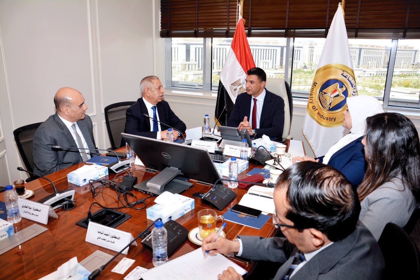 تعزيز التعاون بين الصناعة والأكاديمية العربية