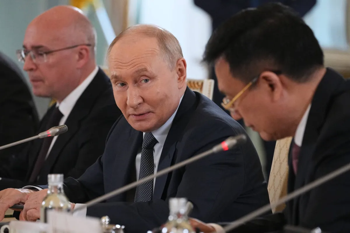 Poutine affirme que la Russie peut résoudre la crise iranienne