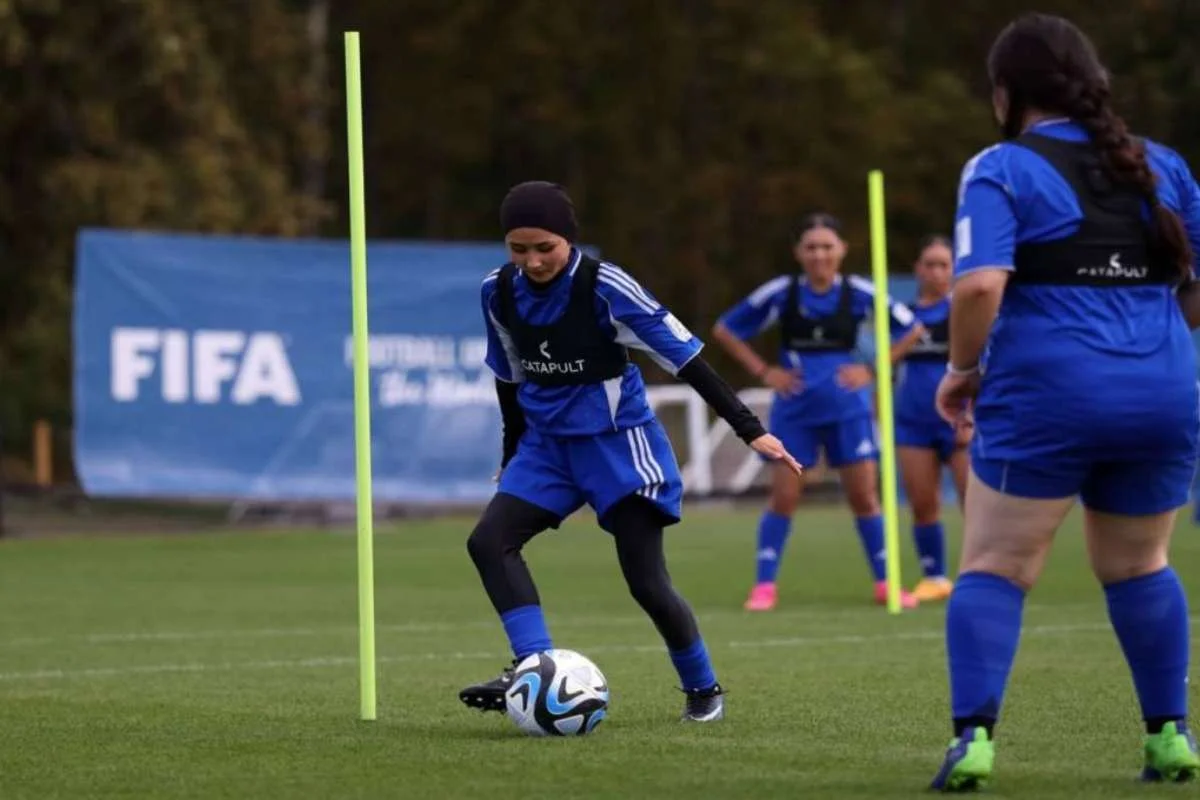 الفيفا يسمح لفريق اللاجئات الأفغانيات بالمشاركة في البطولات