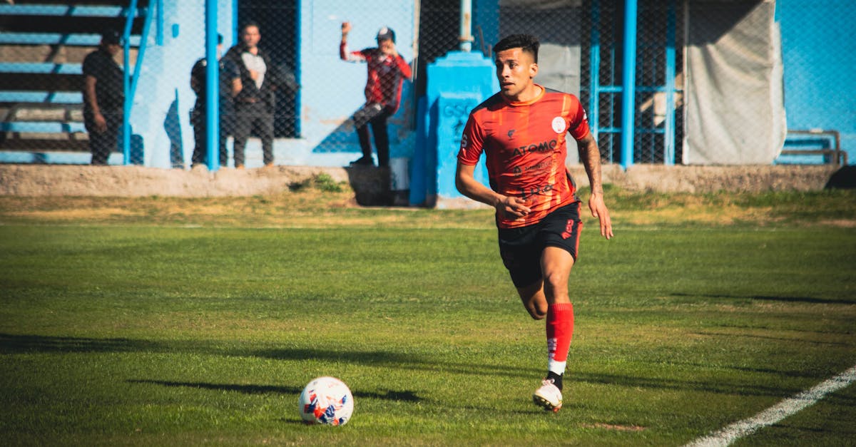 الأهلي وسيراميكا كليوباترا: مباراة حاسمة في الدوري المصري