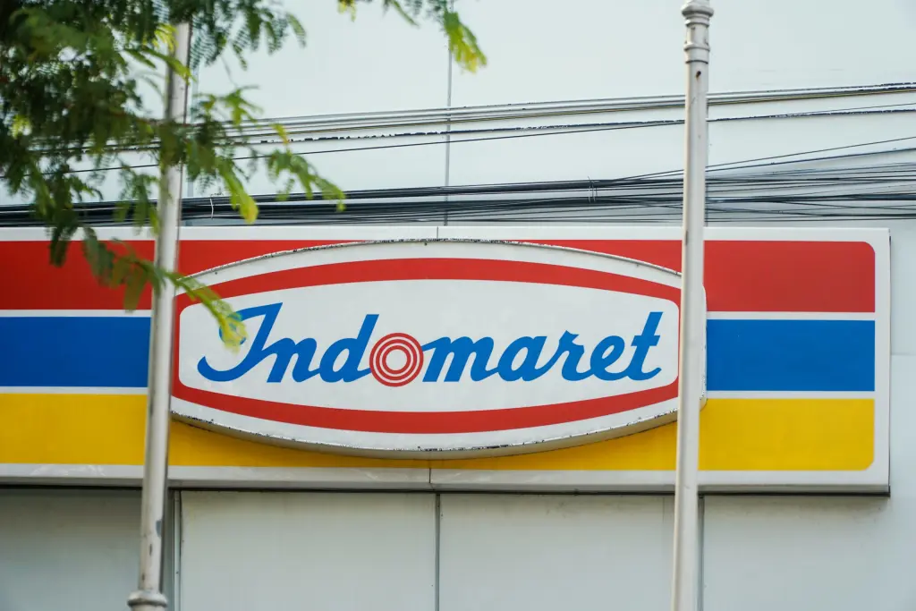حقيقة إغلاق متاجر Alfamart وIndomaret في إندونيسيا
