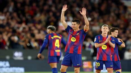 ليفاندوفسكي يختتم مسيرته مع برشلونة وزوجته تلمح إلى المستقبل