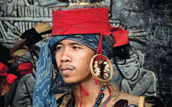 احتفال تقليدي للداياك في إندونيسيا