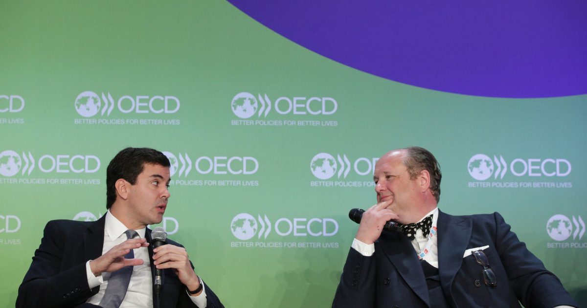 تعيين أوسكار لوفيرا وزير المالية في باراغواي