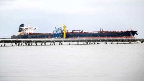 إيران تحقق 64 مليار دولار من رسوم مضيق هرمز