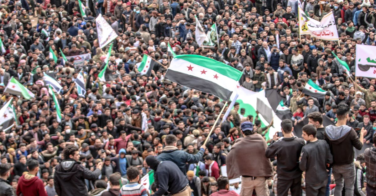 إيران تحذر من استخدام القوة في مضيق هرمز