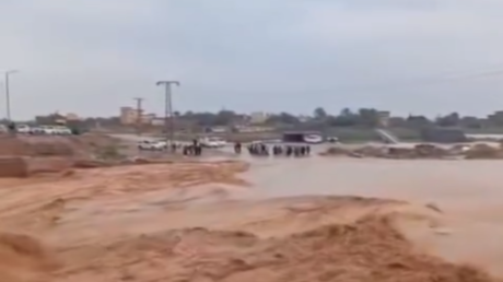 Inondations isolent la route frontalière entre l'Irak et la Syrie