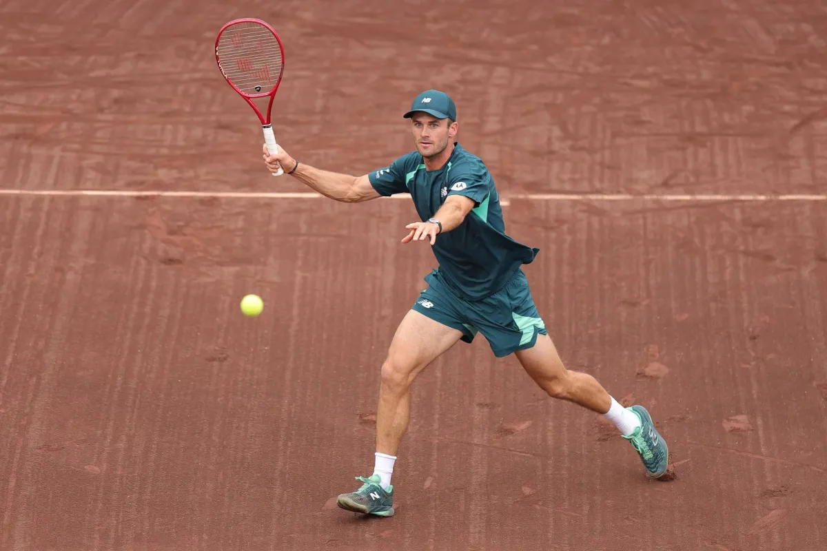 تومي بول يتوج بلقب دورة هيوستن للتنس