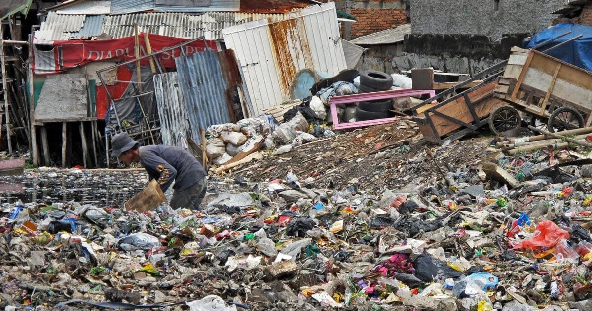 إندونيسيا تُسرع مشروع تحويل النفايات إلى طاقة