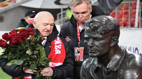 Uczczenie pamięci Nikity Simoniana - legenda futbolu