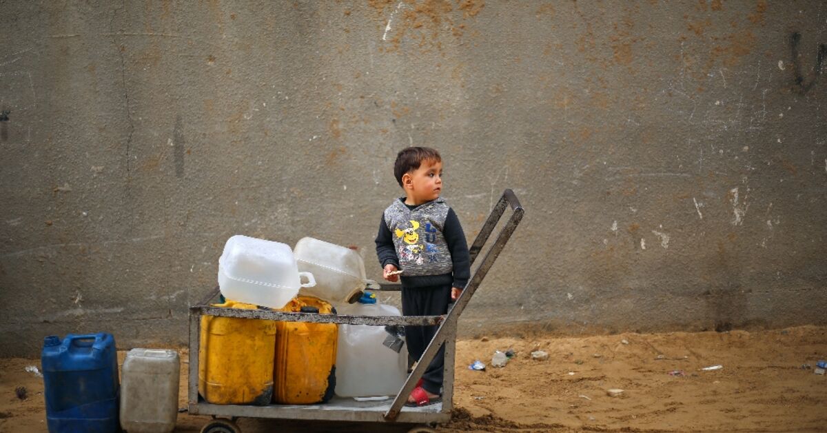 أطباء بلا حدود تحذر من استخدام المياه كسلاح في غزة