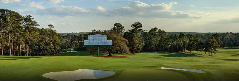 كيفن هارت وجيسون كيلسي في مسابقة بار 3