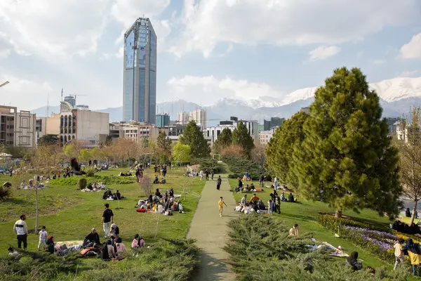 احتفالات إيرانية وسط الأزمات