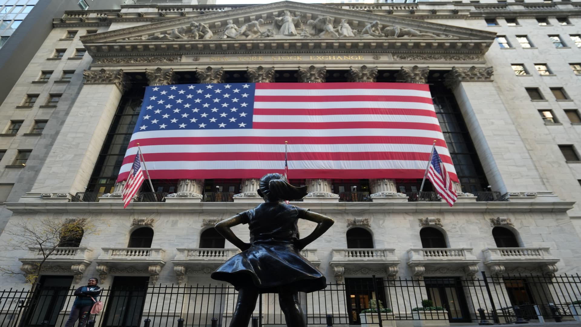 تقدم النساء في الاستثمار: تحديات وفرص