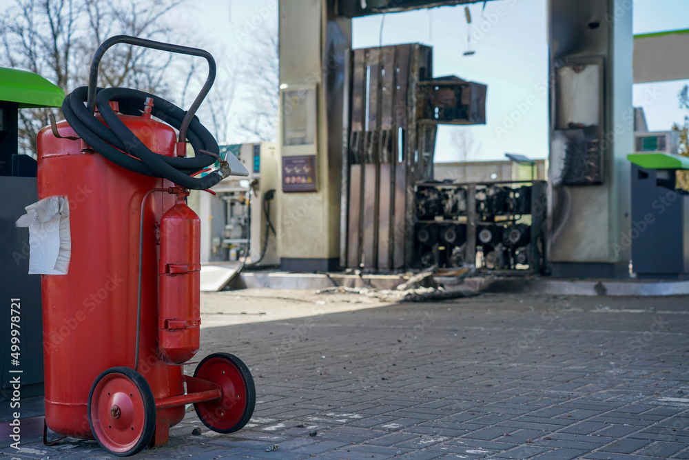 حريق ضخم في محطة تعبئة الغاز ببيكاسي