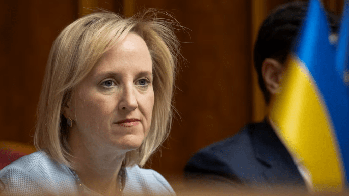 تنحي جولي ديفيس من السفارة الأميركية في كييف