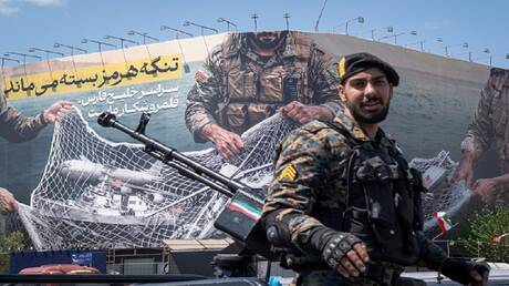 البرلمان الإيراني يؤكد وحدة النظام في مواجهة التحديات