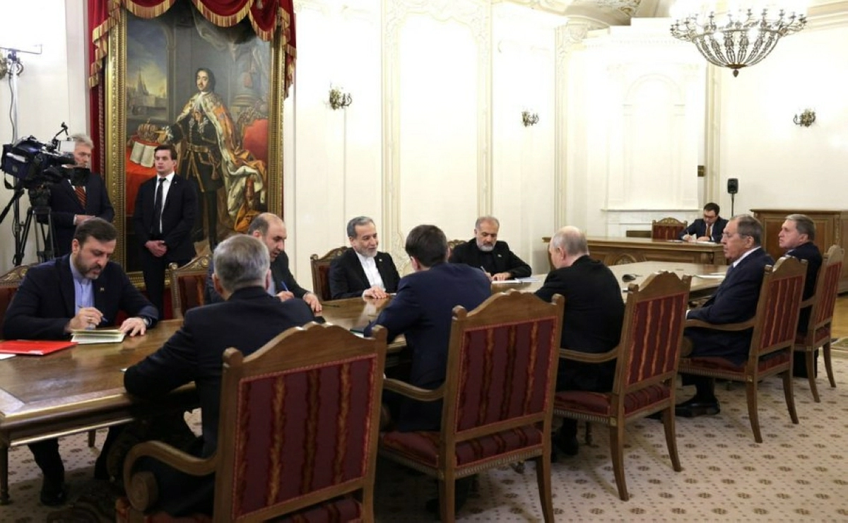 بوتين يشيد بصمود الإيرانيين ويؤكد دعم روسيا للسلام