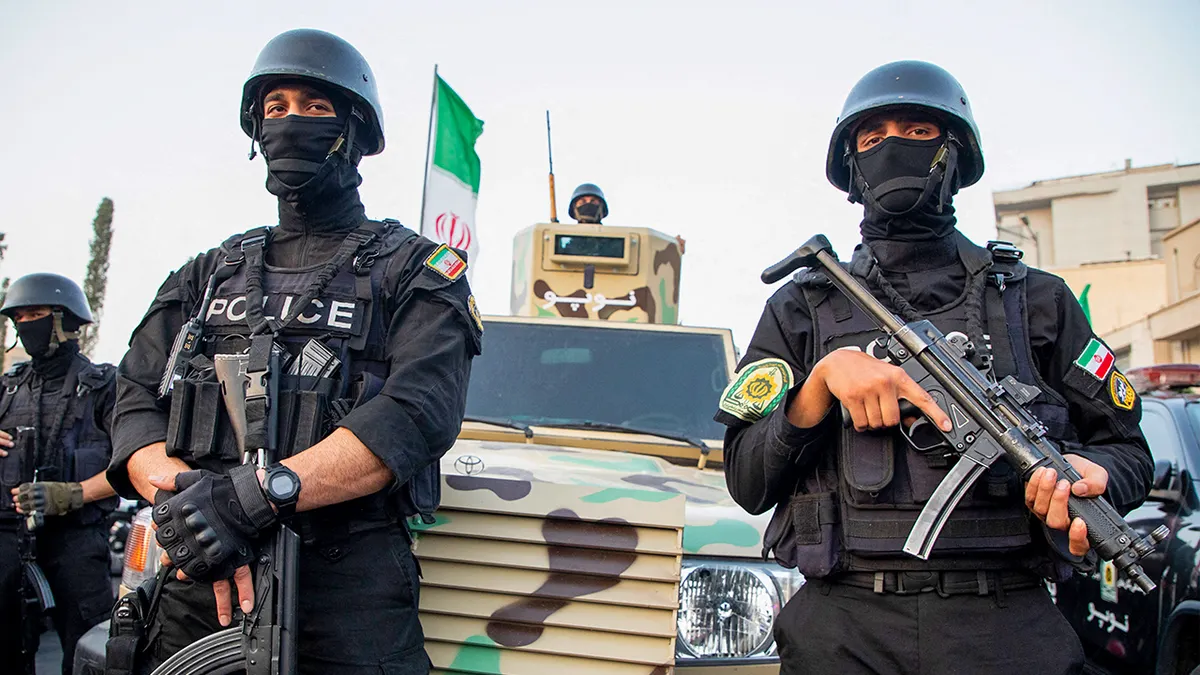 مصرع ضباط إيرانيين في مواجهة طائرات أمريكية