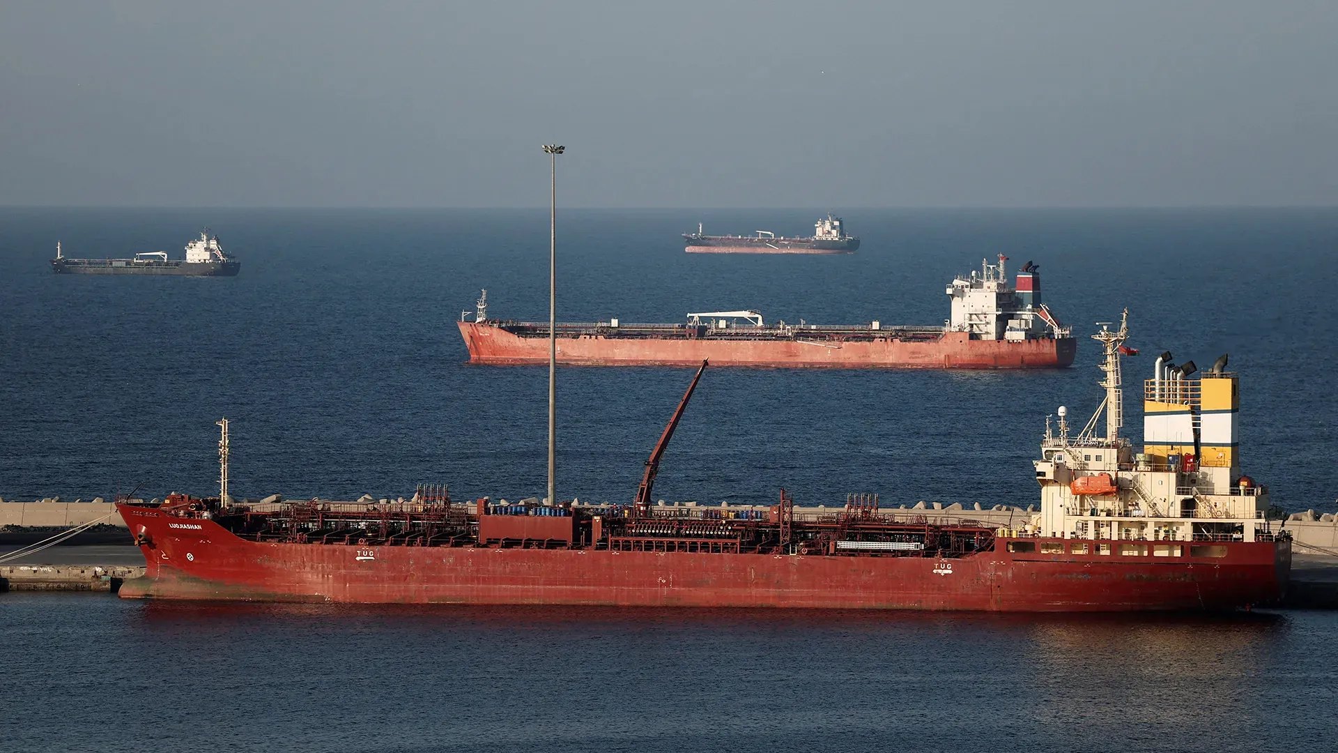 Closure of Strait of Hormuz Impact on International Shipping