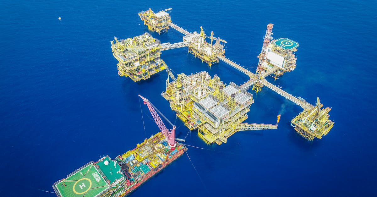 إيران تفرض رسوم على ناقلات النفط في مضيق هرمز