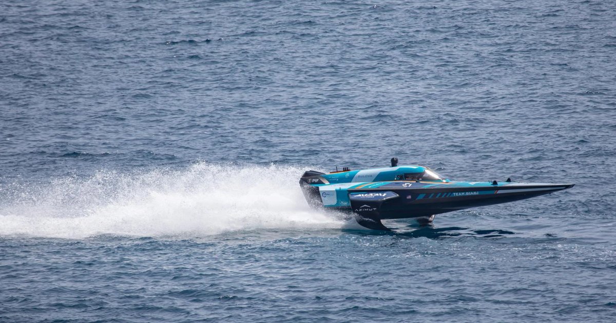 Kurtwa participe au championnat de bateaux électriques