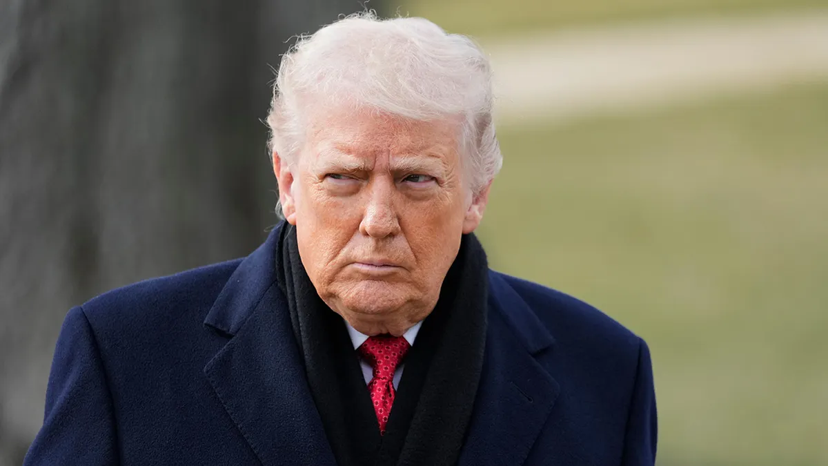 ترامب يدعو لتقدير النفط من مضيق هرمز