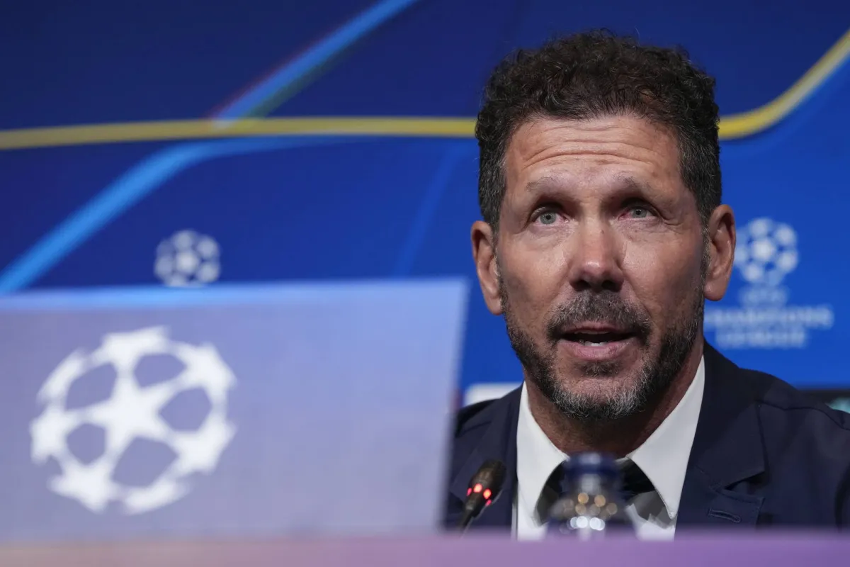 سيميوني يكشف نقاط ضعف برشلونة قبل دوري الأبطال