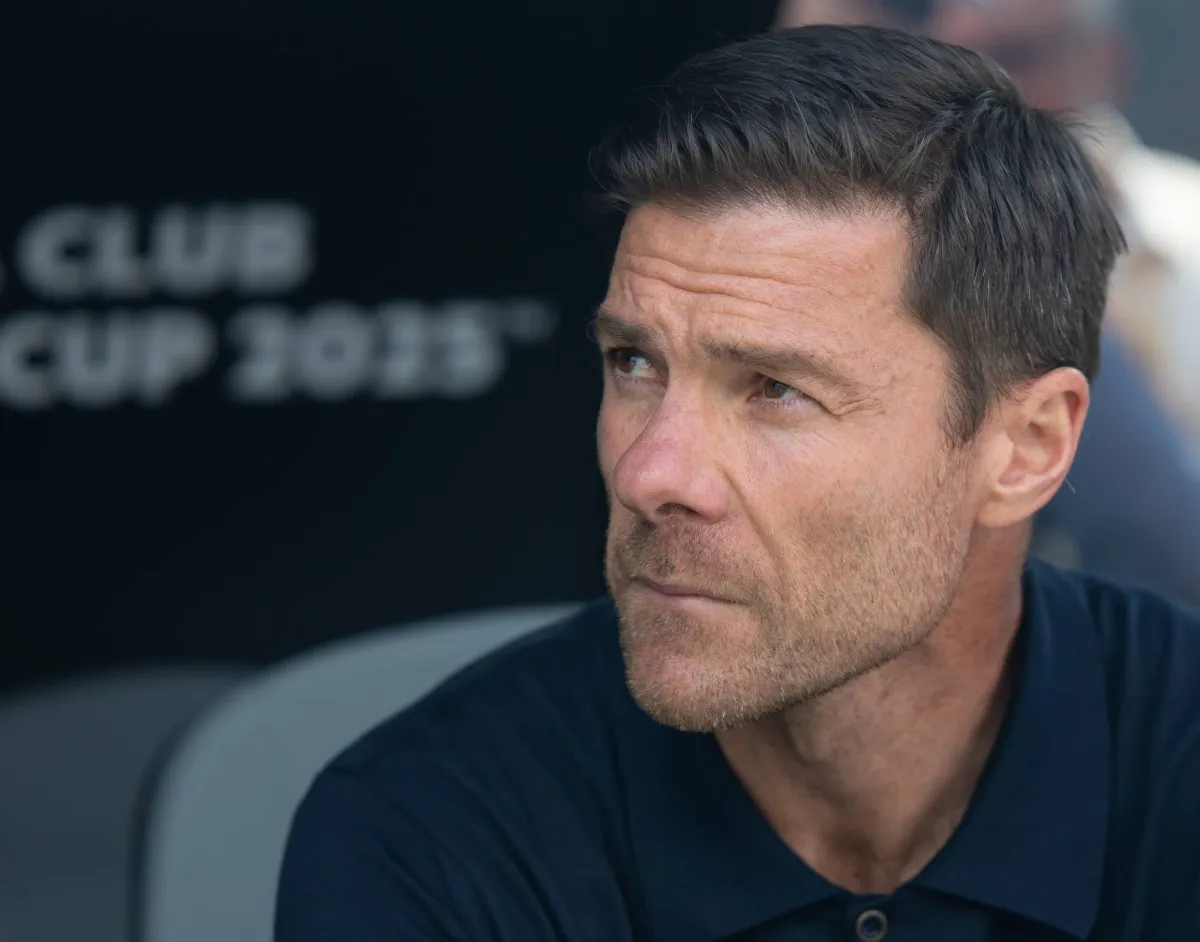 تشيلسي يدرس خيارات تدريبية جديدة مع إيراولا وسيلفا وألونسو