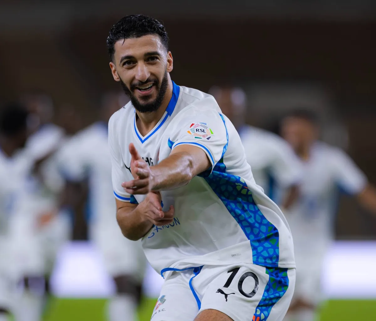 نيوم يحقق فوزاً مثيراً على الاتحاد في الدوري السعودي