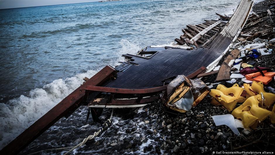 Migrants' boat capsizes in Turkey, 18 dead, 21 rescued