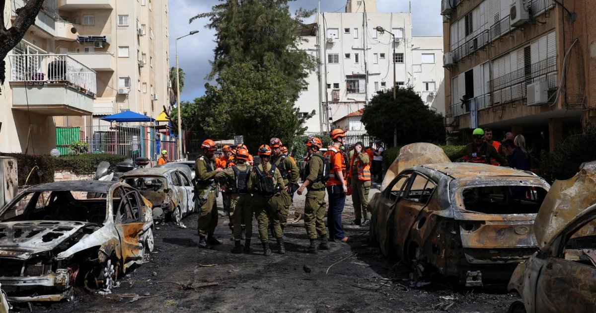 Missiles à sous-munitions d'Iran et impact sur Tel Aviv