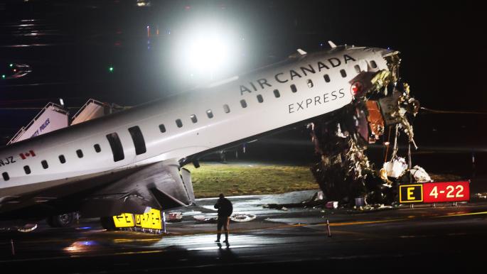 Accident mortel à New York : avion heurte un véhicule de pompiers