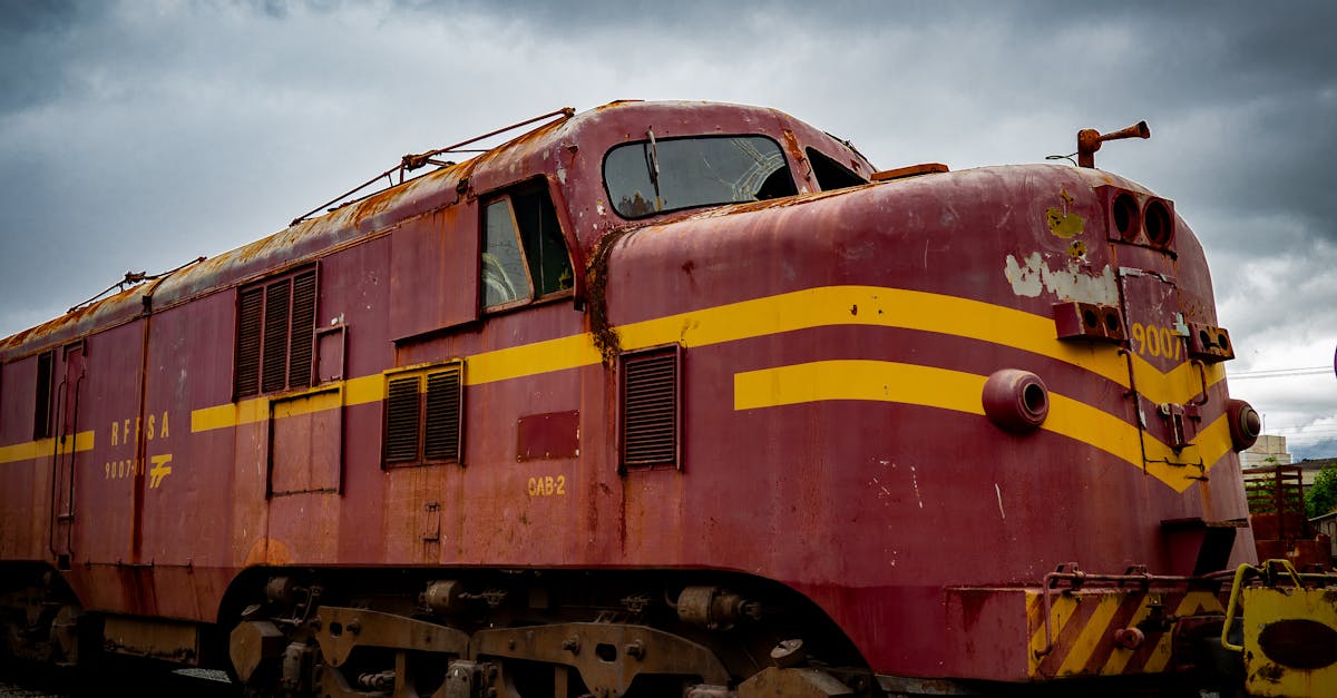 حادثة قطار في إندونيسيا تثير قلقاً حول السلامة