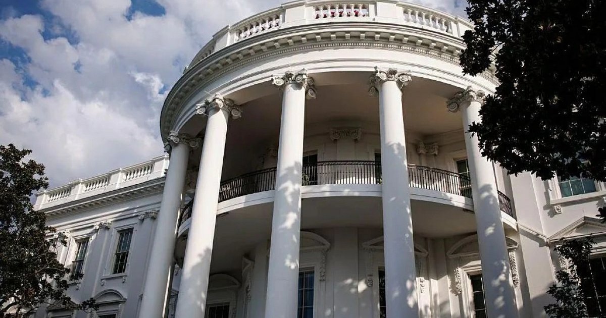 Tirs près de la Maison Blanche avec Trump présent