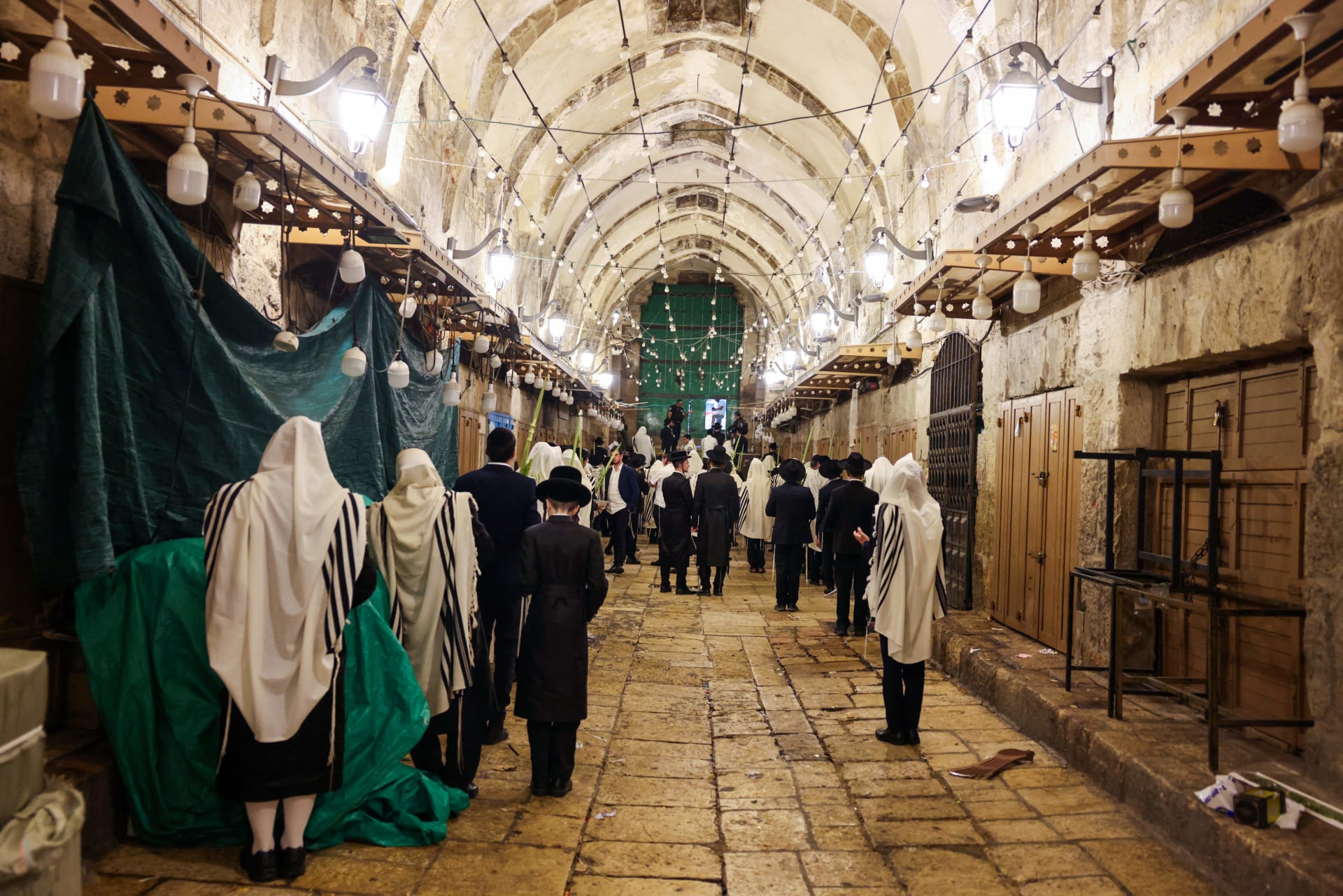 British police arrest two men in anti-Semitic attack