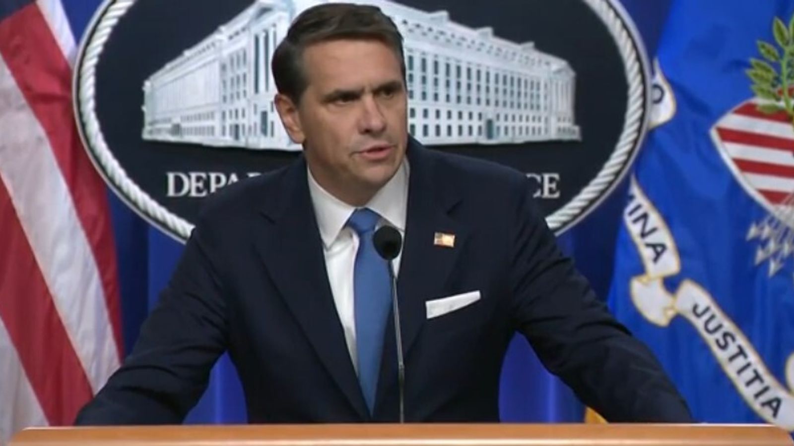 المدعي العام الأمريكي المؤقت يدافع عن التحقيقات ضد معارضي ترامب