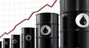 ارتفاع قياسي لعلاوات الخام الأمريكي وسط تزايد الطلب