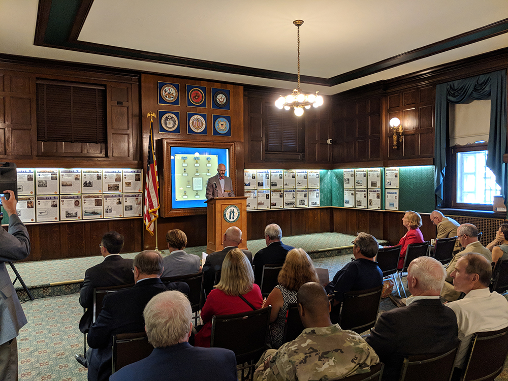 الجيوش والأنشطة التجارية: دوافع وآثار اقتصادية