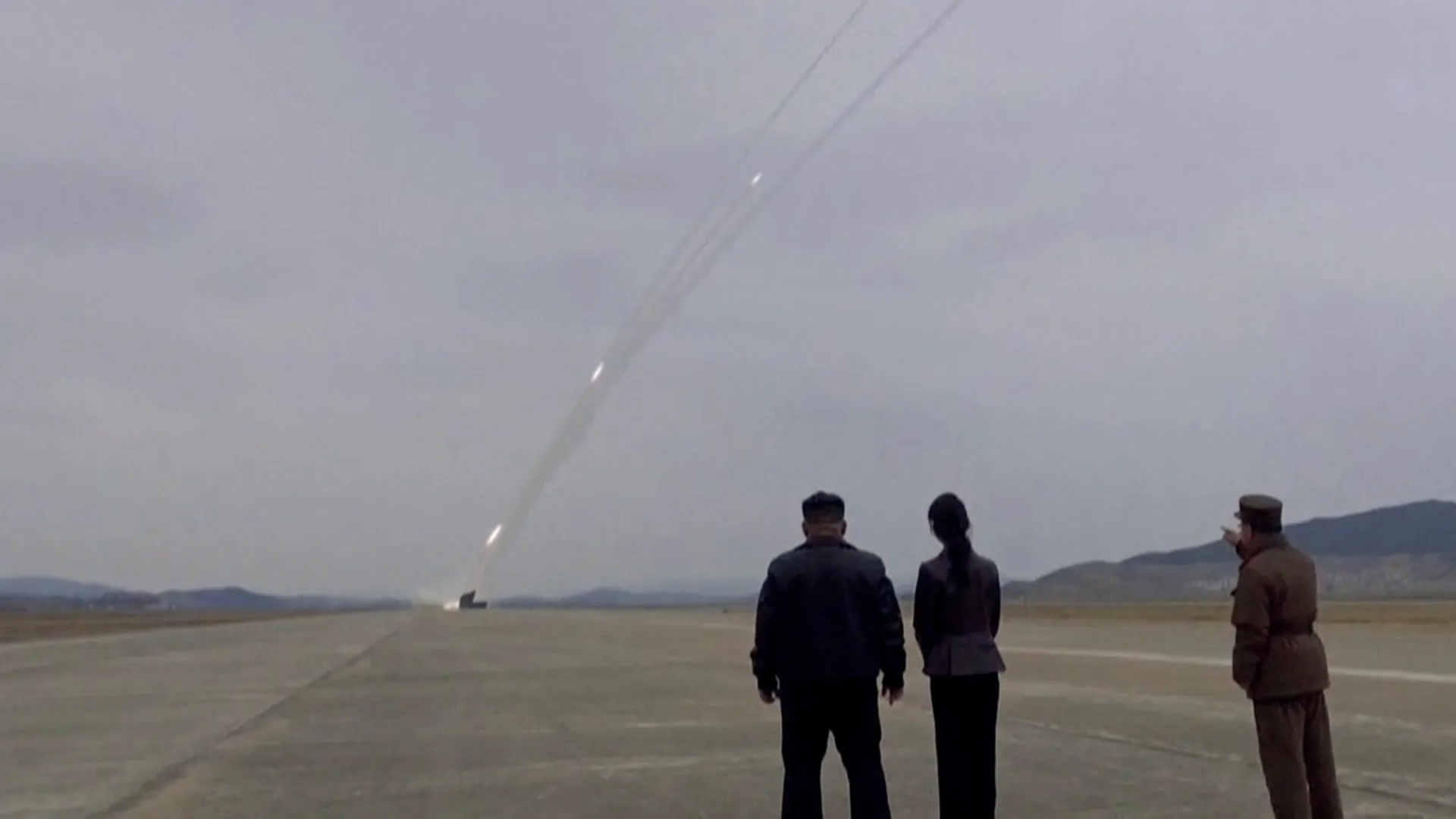 اختبار كيم جونغ أون لمحرّك صاروخي جديد يثير سخرية عربية