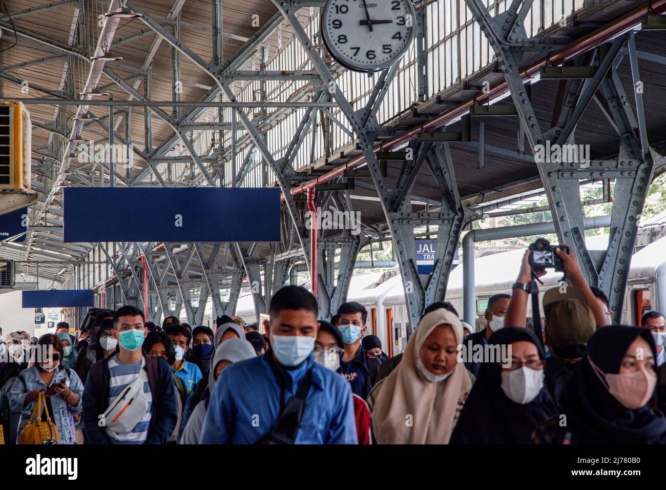 Increase in Arrivals at Pasar Senen Station After Eid