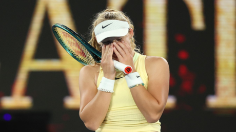 ميرا أندرييفا تفوز في مدريد وتبكي فرحًا