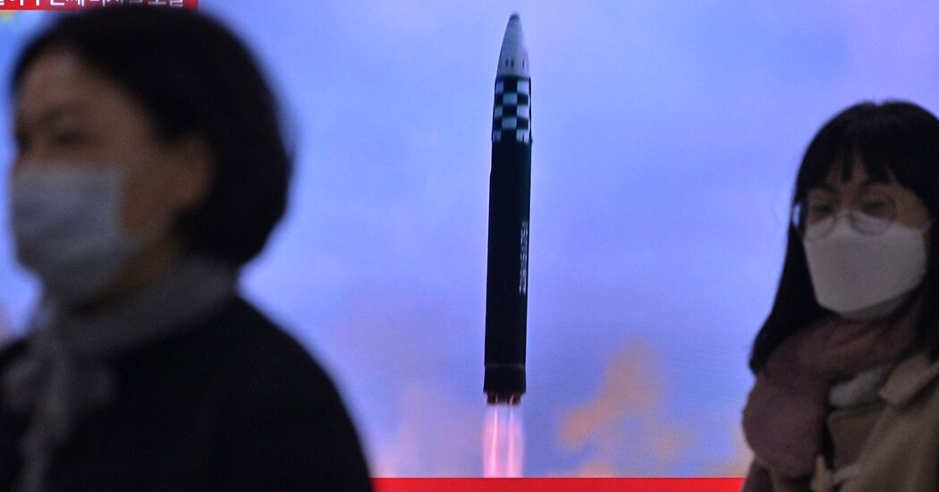 كوريا الشمالية تطلق صواريخ جديدة وتؤكد موقفها العدائي